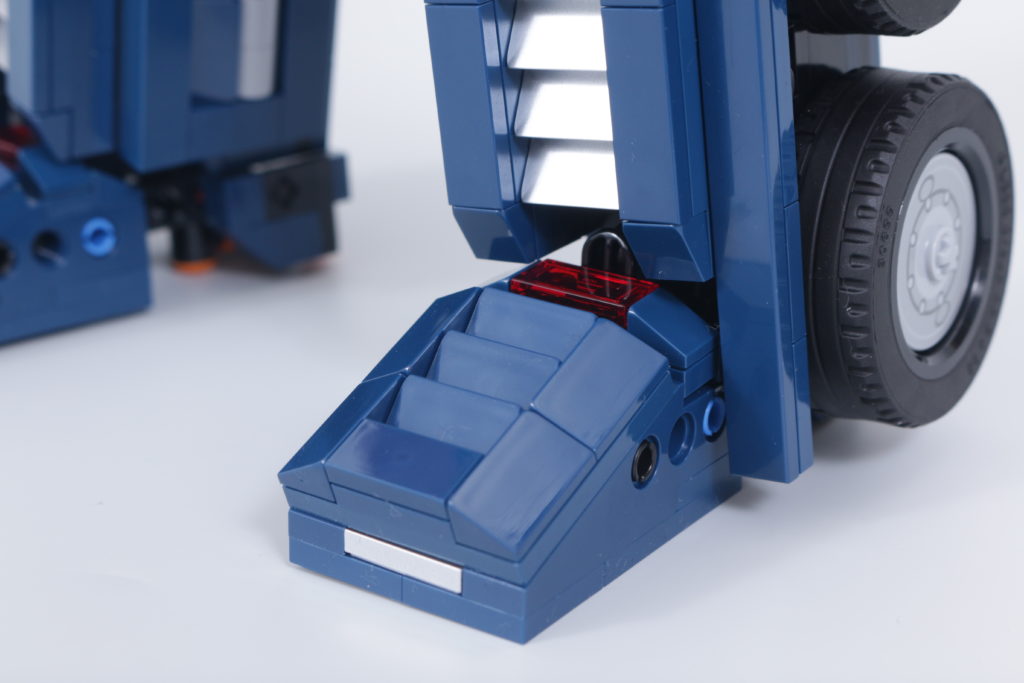 LEGO Transformers 10302 Optimus Prime review 22 1024x683
