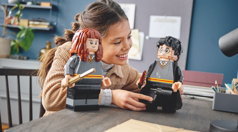 First look at LEGO 76393 Harry Potter & Hermione Granger