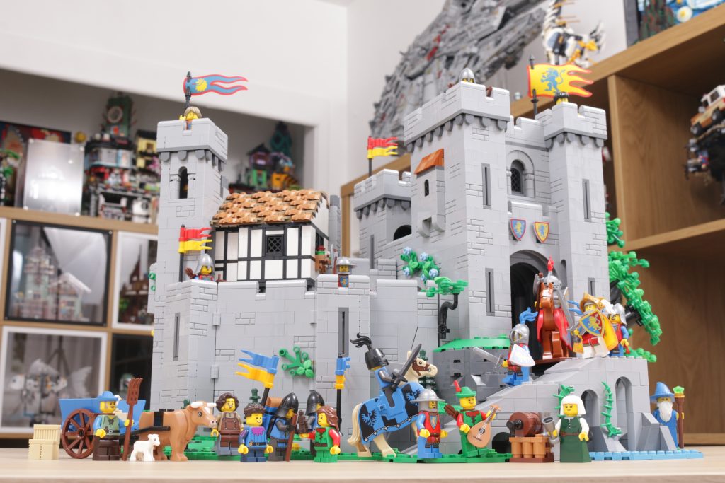 LEGO ICONS 10305 Lion Knights Castle review 100 1024x683