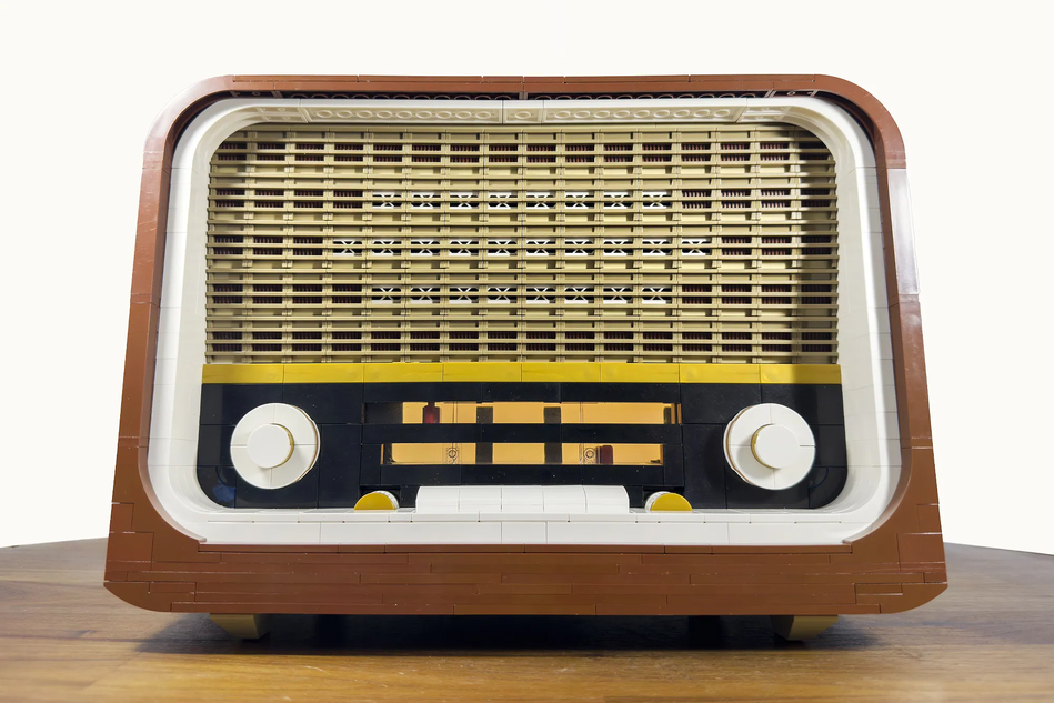 LEGO Ideas Vintage Radio 2