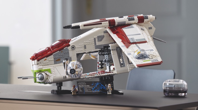 Order LEGO Star Wars 75309 Republic Gunship from today