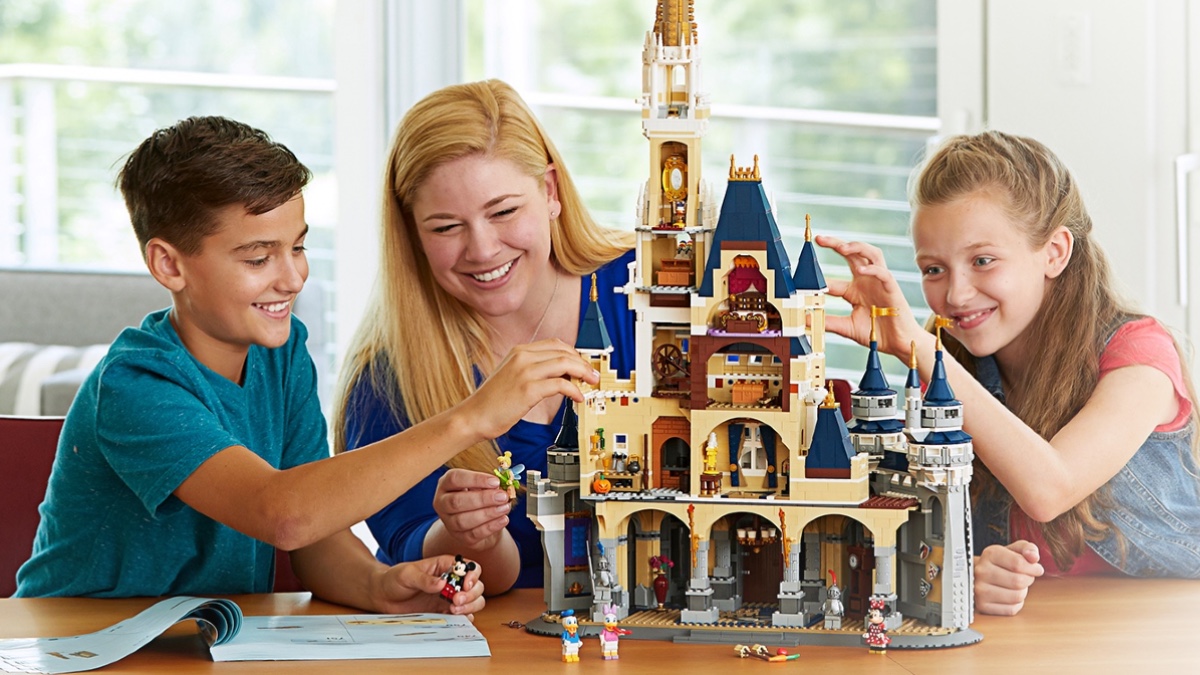 LEGO 43222 Disney Castle rumoured to include multiple princes and princesses