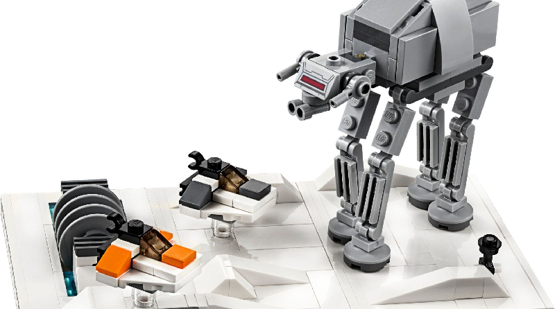 LEGO Star Wars 40333 Battle of Hoth – 20th Anniversary Edition boxed and built images