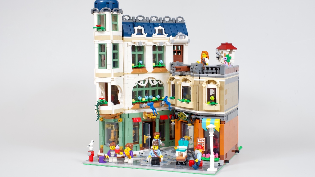 11371 Shopping Street marks a new era for LEGO modular buildings – for better and worse