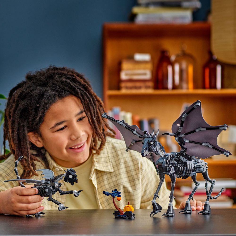 LEGO Harry Potter 76458 Thestral Family 1