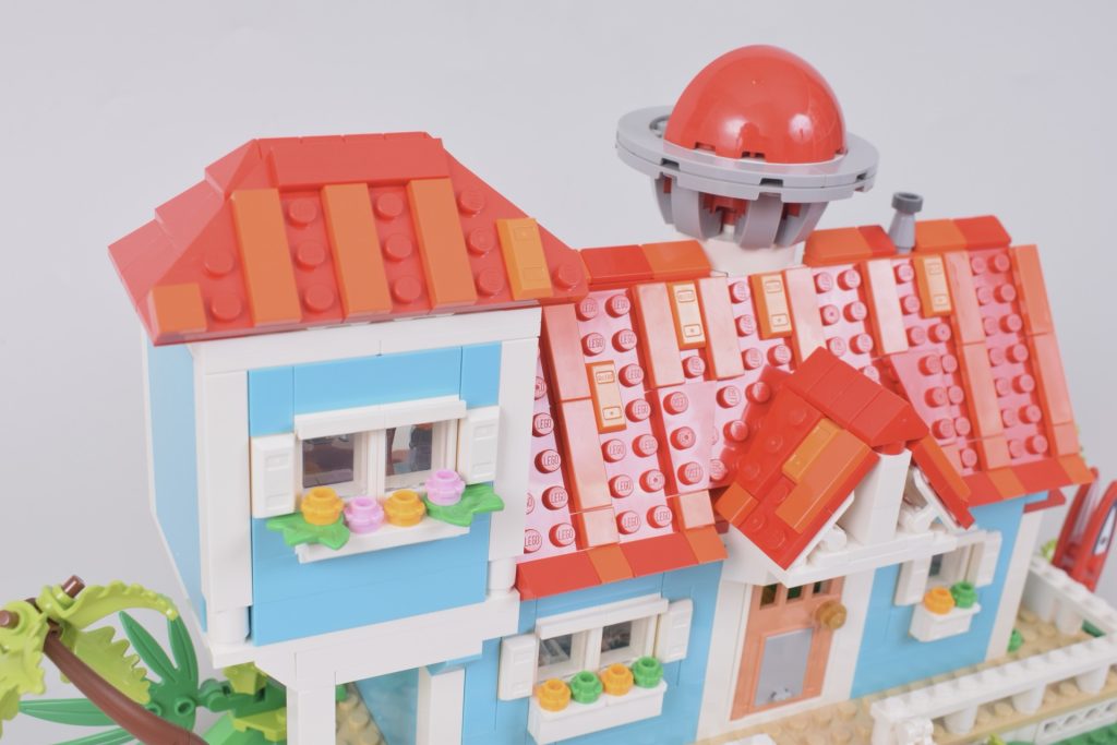 LEGO Disney 43268 Lilo and Stitch Beach House review 3 1024x683