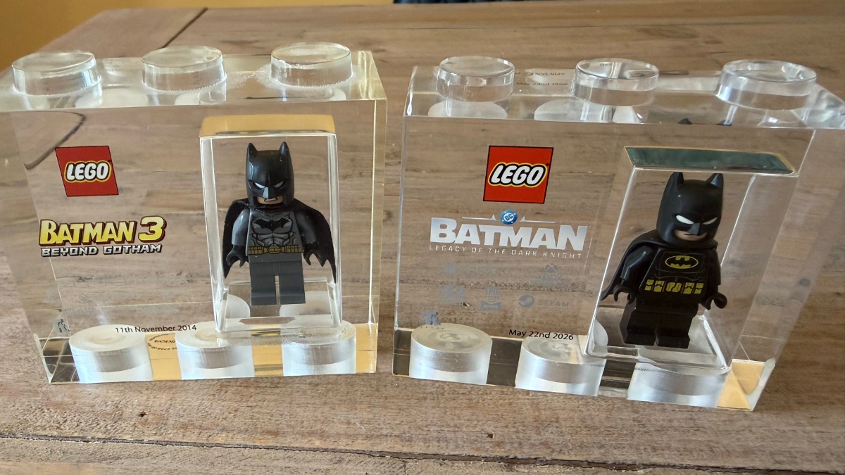 LEGO Batman Legacy of the Dark Knight trophy brick 2